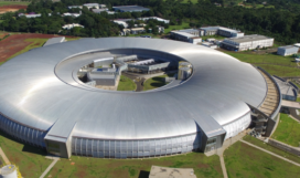 Figura Curso 27 - Síncrotron - Julio Criginski Cezar Figura Curso 27 - Síncrotron - Julio Criginski Cezar